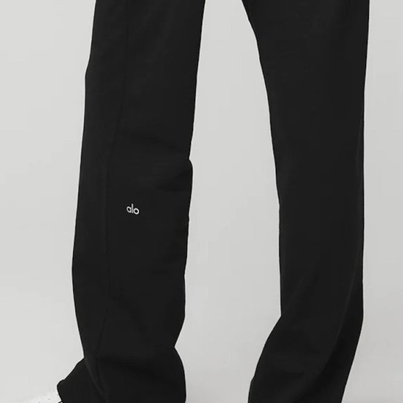 IN SEARCH OF - Alo Yoga Puddle Sweatpants Size Small Color Black - Picture 1 of 2